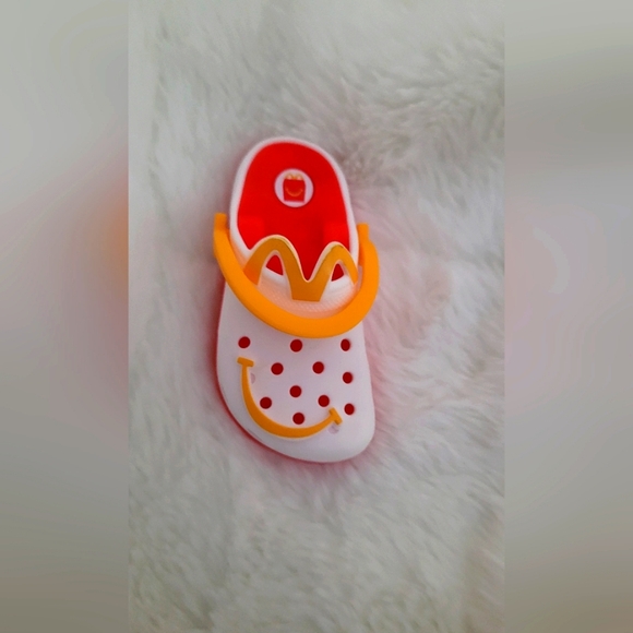 McDonald's 2024 Mini Crocs Keychain Kid's Toy - Picture 2 of 4